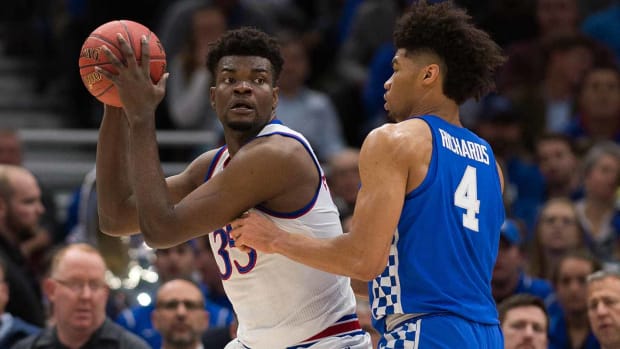 kansas-kentucky-ap-top-25-preseason-poll.jpg